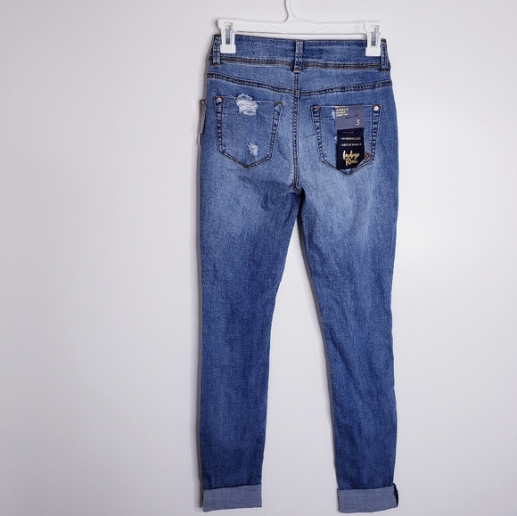 INDIGO REIN Curvy Roll Cuff Jeans - Picture 2 of 3
